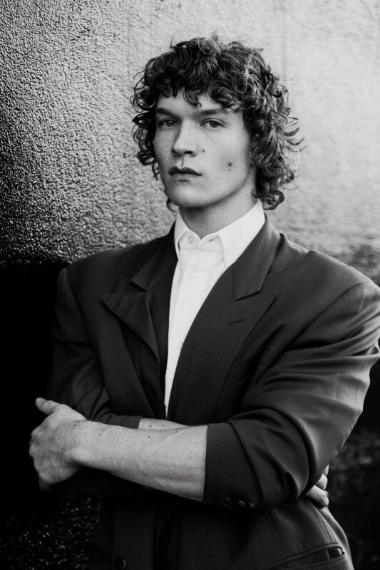 Connor Storrie, qui joue Ilya Rozanov dans Heated Rivalry saison 2